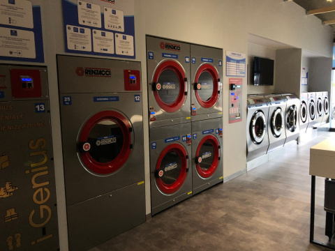 Pralnie Samoobsługowe RENZACCI LAUNDROMAT Pralnie Samoobsługowe RENZACCI LAUNDROMAT